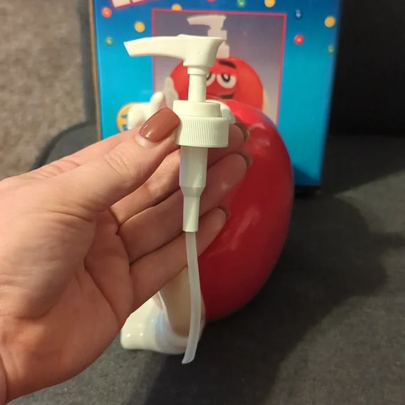 Red M&M's Soap dispenser 1999 - Picture 6 of 8